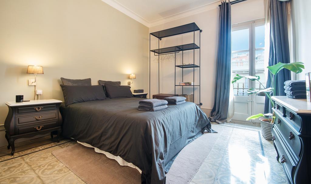 You Stylish Boutique Apartments Барселона Экстерьер фото