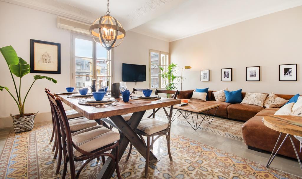 You Stylish Boutique Apartments Барселона Экстерьер фото